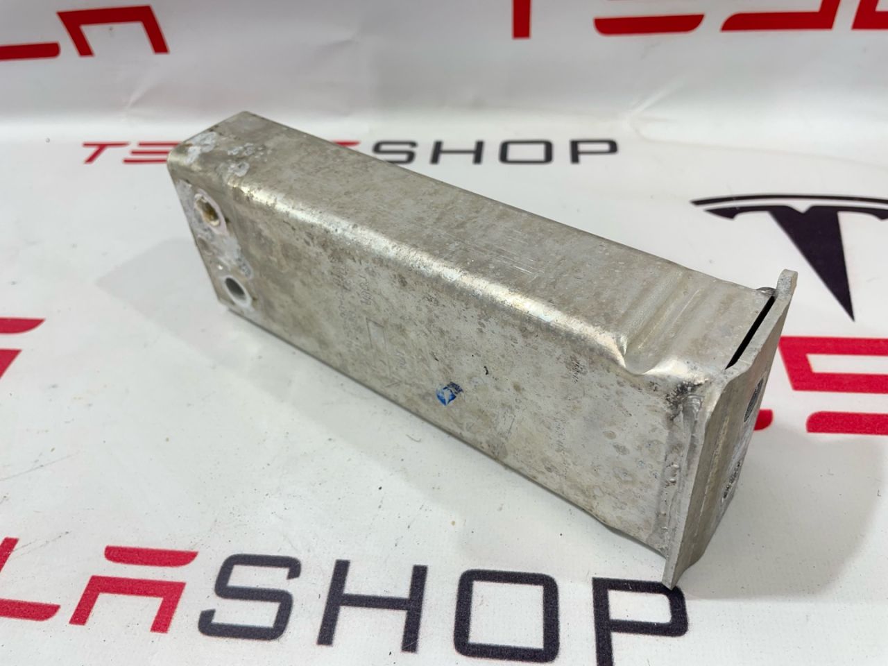 Стакан подрамника переднего Tesla Model 3 1 поколение 2019, 1109193-00-C, 1109193-00-B - фото №1