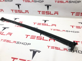 Уплотнитель стекла Tesla Model X 1 поколение 2018, 1072080-00-B, 1072080-90-D, 1072080-80-D