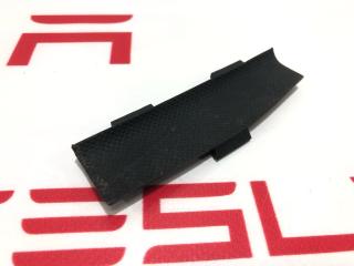 Заглушка болта дверной карты (резиновая) Tesla Model S 1 поколение 2013, 1007941-00-B