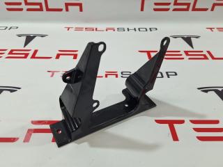 Кронштейн накладки, стойки В Tesla Model X 1 поколение [рестайлинг] 2022, 1052517-00-J