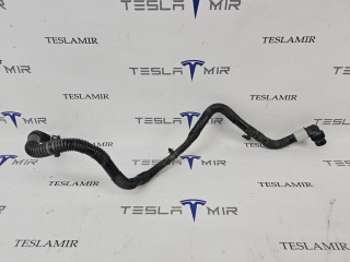 Патрубок системы охлаждения пластиковый Tesla Model S 1 поколение [2-й рестайлинг] 2022, 1589683-00