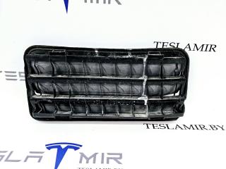 Вентиляционный клапан заднего багажника (жабры) Tesla Model 3 1 поколение 2023, 1098751-00
