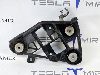 кронштейн насоса пневмоподвески Tesla Model X 1 поколение 2018, 1027918-00