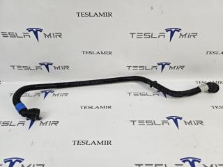 Шланг системы охлаждения - трубопровод порога Tesla Model 3 1 поколение 2023, 1501345-00