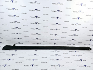 накладка на порог Tesla Model 3 1 поколение 2019, 1089830-00, 1089828-00