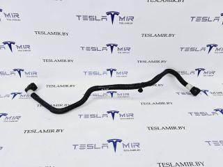 Патрубок системы охлаждения пластиковый передний Tesla Model 3 1 поколение 2023, 1501332-00