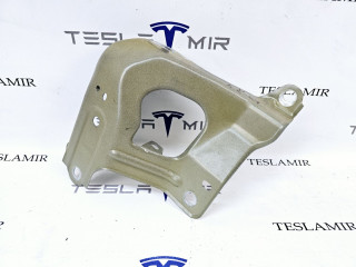 крепление ( кронштейн ) крыла Tesla Model Y 1 поколение 2021, 1487492-00, 1504590-S0
