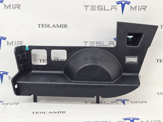пластик Tesla Model X 1 поколение 2018, 1054822-00