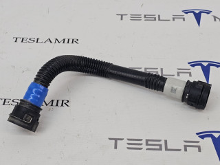 Патрубок системы охлаждения пластиковый Tesla Model S 1 поколение [2-й рестайлинг] 2022, 1585723-00
