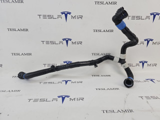 Патрубок системы охлаждения пластиковый Tesla Model S 1 поколение [2-й рестайлинг] 2022, 1585717-00