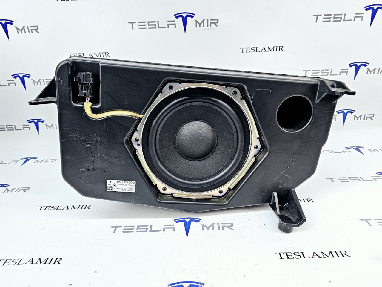 сабвуфер Tesla Model X 1 поколение 2018, 1050085-00 - фото №1