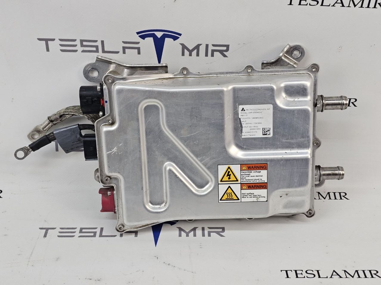 Конвертер DCDC Tesla Model X 1 поколение 2018, 1060985-00 - фото №1