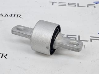 сайлентблок Tesla Model 3 1 поколение 2020, 1044343-00