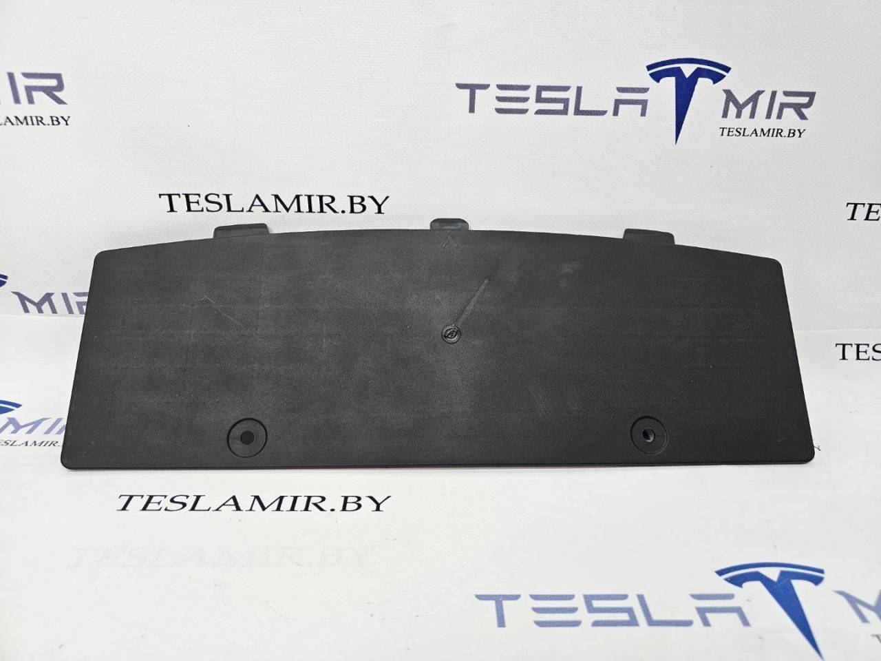 заглушка заднего бампера под крюк Tesla Model 3 1 поколение 2020, 1135412-00, 1460156-00 - фото №1