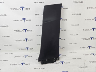 Накладка стойки B внутренняя Tesla Model X 1 поколение 2018, 1035971-01, 1052877-00