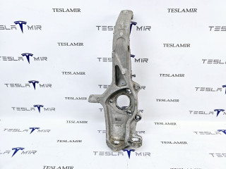 кулак поворотный правый Tesla Model 3 1 поколение 2022, 1044316-00