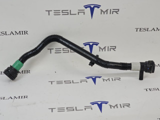 Патрубок системы охлаждения пластиковый Tesla Model S 1 поколение [2-й рестайлинг] 2022, 1585713-00