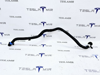 Патрубок системы охлаждения пластиковый передний Tesla Model Y 1 поколение 2022, 1504721-00