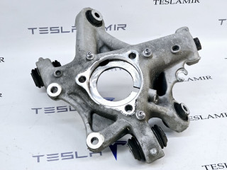 кулак задний левый Tesla Model 3 1 поколение 2022, 1044411-00