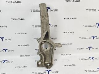кулак поворотный левый Tesla Model 3 1 поколение 2023, 1044311-00