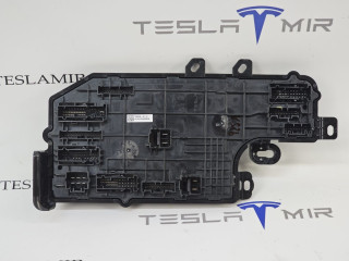 Блок управления BCM (бортовой сети) (Body Control Module) Боди Tesla Model S 1 поколение [2-й рестайлинг] 2022, 1585694-00, 1585694-02-B