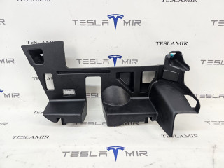 пластик Tesla Model X 1 поколение 2018, 1035577-00, 1049339-00