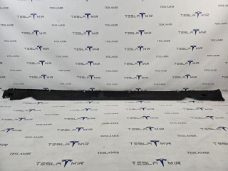 накладка на порог Tesla Model Y 1 поколение 2021, 1497741-00, 1497649-00
