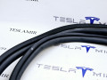 Уплотнитель резиновый бокса капота (корыта) Tesla Model 3 1 поколение 2022, 1090492-00 - фото №4
