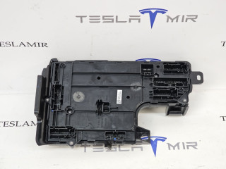 Блок управления BCM (бортовой сети) (Body Control Module) Боди Tesla Model Y 1 поколение 2022, 1497850-00, 1497847-02, 1497851-00, 1657648-02