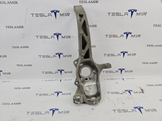 кулак поворотный левый Tesla Model Y 1 поколение 2022, 1188311-00