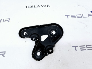 Кронштейн балки Tesla Model 3 1 поколение 2019, 1044576-00