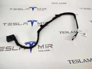 Кабель USB бардачка Tesla Model 3 1 поколение 2021, 1565714-00