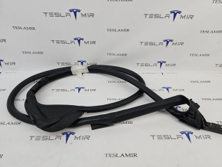 уплотнитель двери Tesla Model S 1 поколение [рестайлинг] 2018, 6009583-00