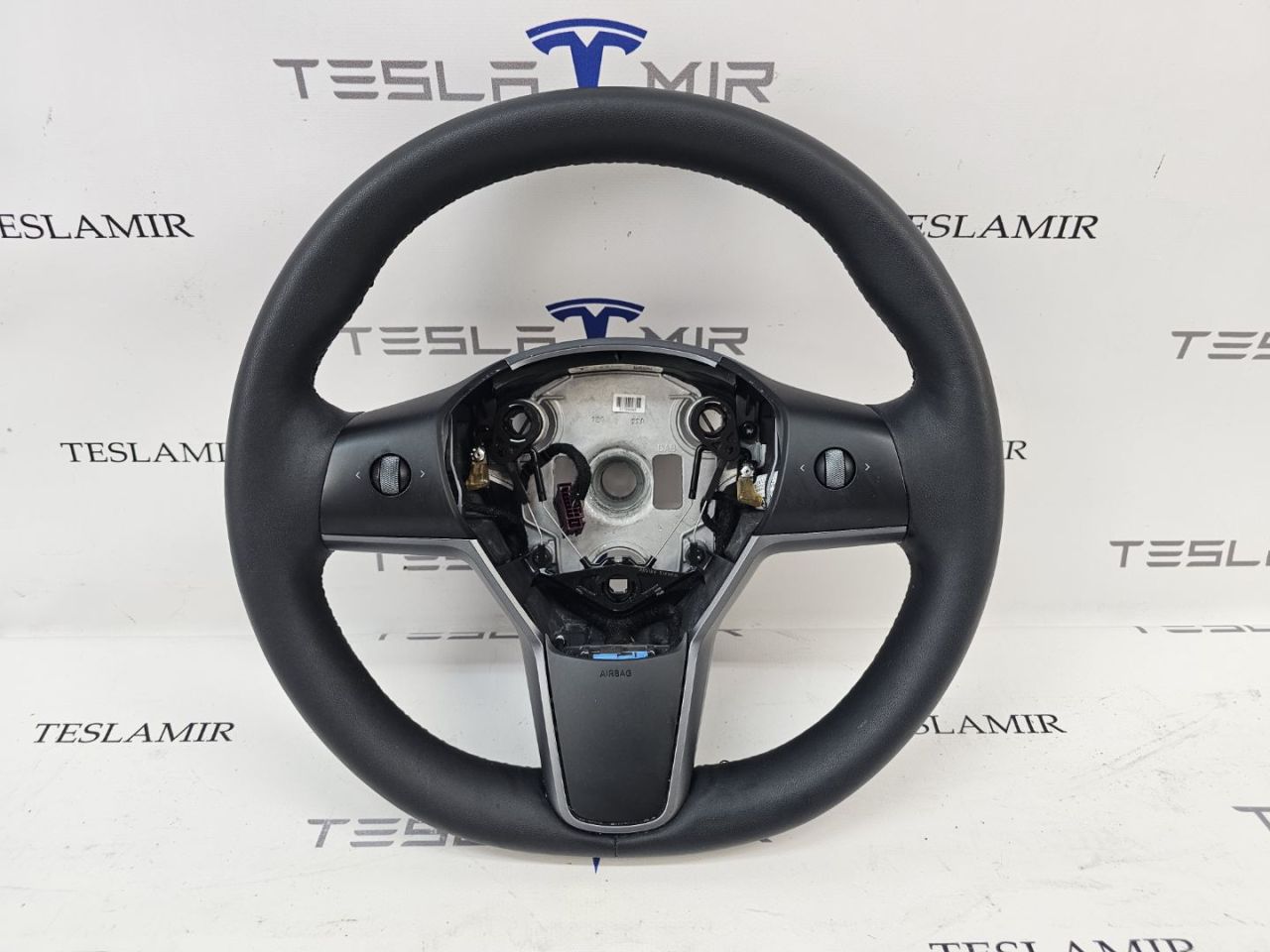 руль Tesla Model Y 1 поколение 2022, 1490214-00, 2548466 - фото №1