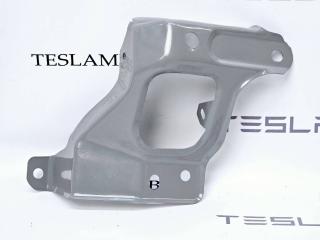 крепление ( кронштейн ) крыла Tesla Model 3 1 поколение 2020, 1086017-00