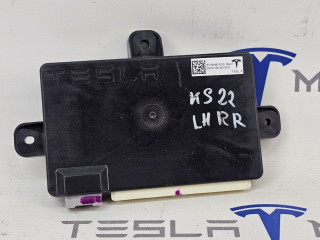 модуль управления двери Tesla Model X 1 поколение 2018, 1045490-00