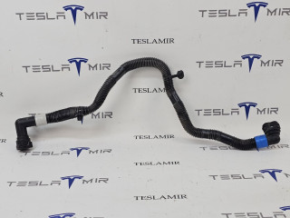 Патрубок системы охлаждения пластиковый Tesla Model S 1 поколение [2-й рестайлинг] 2022, 1585719-00