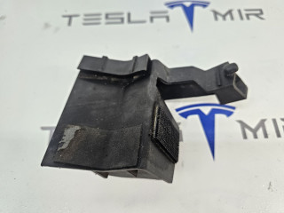 Кронштейн порога Tesla Model Y 1 поколение 2021, 1555376-00