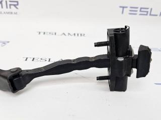 ограничитель открывания двери задней Tesla Model 3 1 поколение 2022, 1089507-00, 1110298-00, 1089509-00