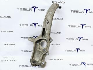 кулак поворотный правый Tesla Model 3 1 поколение 2019, 1044316-00