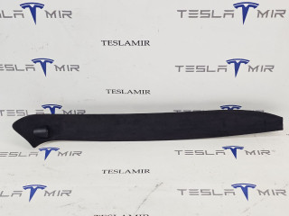 Накладка декоративная стойки А внутренняя правая верхняя Tesla Model X 1 поколение 2018, 1050294-00