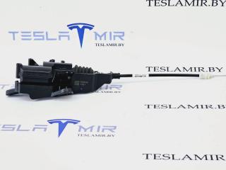 Электропривод (активатор, актуатор) замка капота Tesla Model Y 1 поколение 2021, 1500398-00, 1643071-00