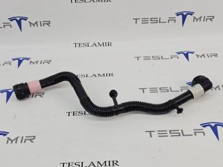 Патрубок системы охлаждения пластиковый передний Tesla Model 3 1 поколение 2023, 1501325-00