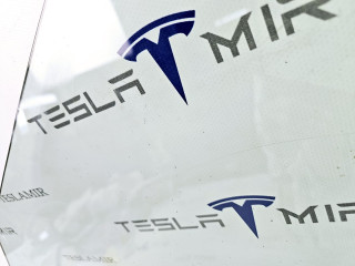 стекло двери передней правой Tesla Model 3 1 поколение 2021, 1568569-00, 1568569-01, 43R-014955, 1077901-99, 1513803-00