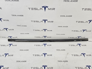 Молдинг двери (хром) передний правый Tesla Model X 1 поколение 2018, 1032166-88