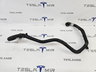 Шланг системы охлаждения заднего мотора Tesla Model Y 1 поколение 2022, 1077585-00