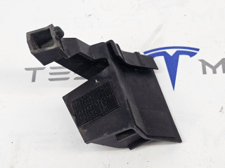 Кронштейн порога Tesla Model Y 1 поколение 2021, 1555377-00