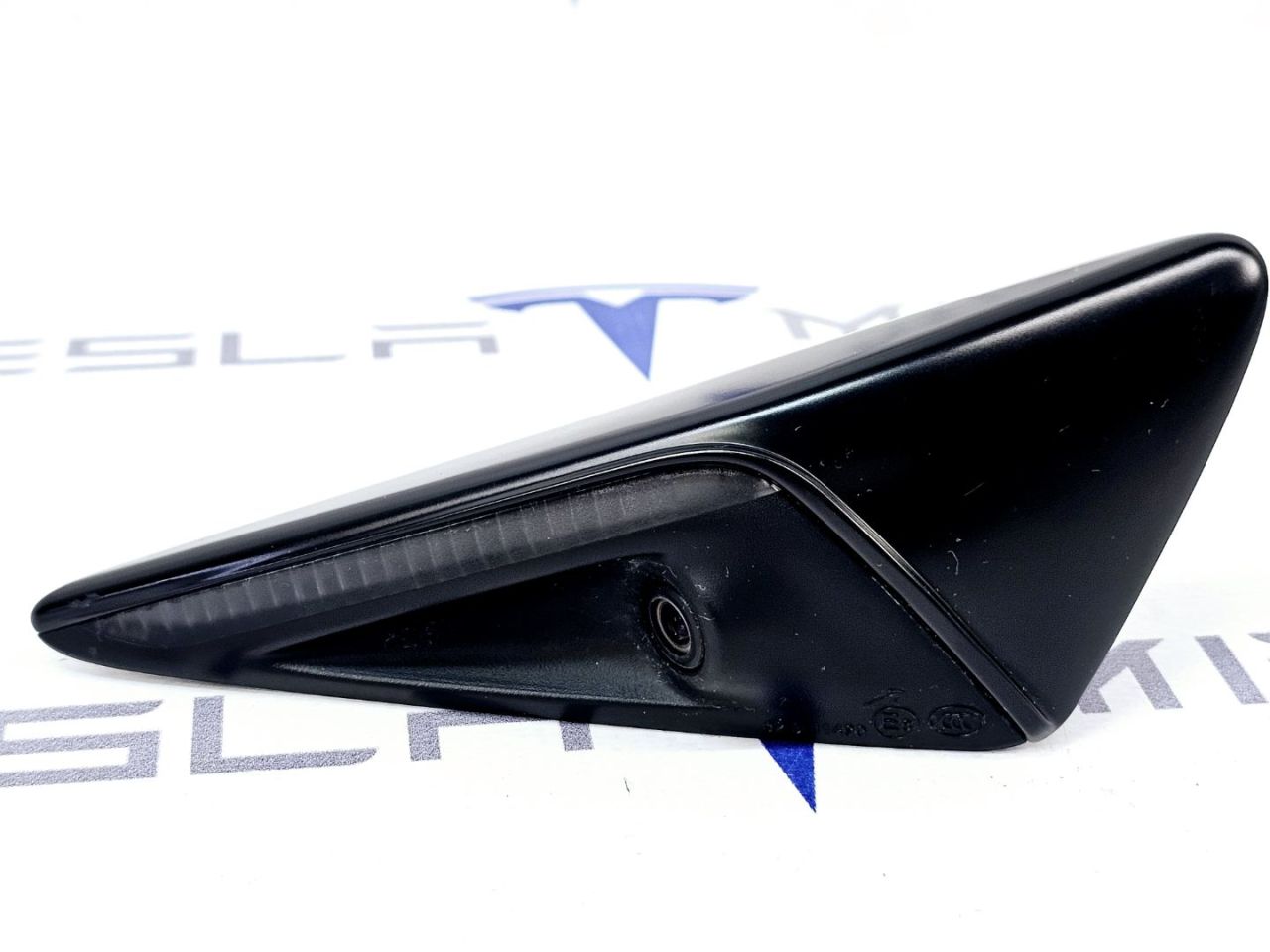 Повторитель поворота (камера крыла АП2.0/2.5/3.0) Tesla Model Y 1 поколение 2021, 1495865-20, 1125107-50 - фото №1