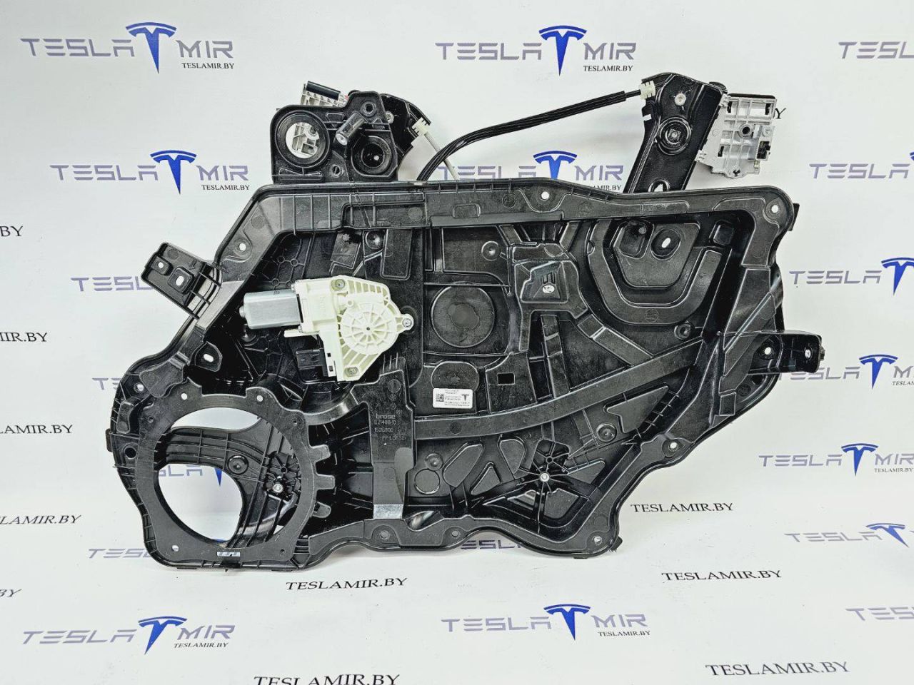 стеклоподъемник передний правый Tesla Model Y 1 поколение 2022, 1495509-00, 1526801-00 - фото №1
