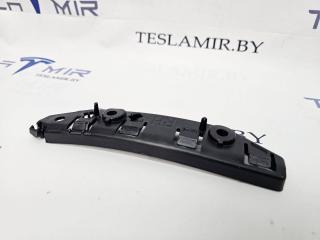 крепление бампера Tesla Model 3 1 поколение 2020, 1084182-00